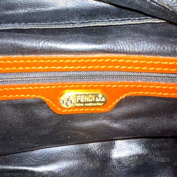 FENDI  AUTHENTIC  duffle bag 17 x 15 x 5.5 Made in ITALY 🇮🇹w/ strap. Zip pull 🎈 - Picture 2 of 10